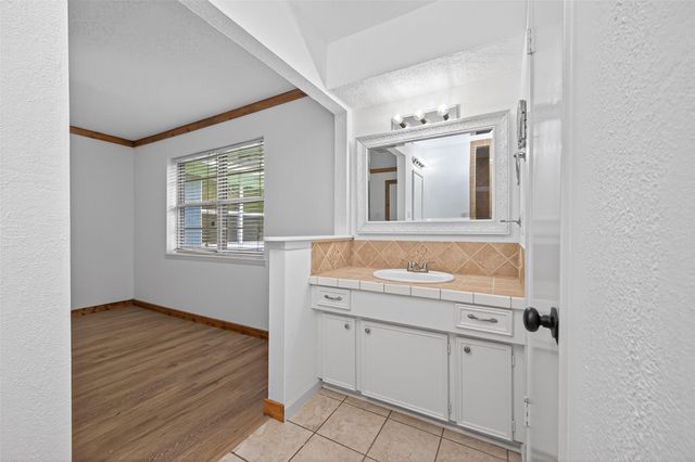 12163 Oak Leaf Road, Conroe, TX 77303