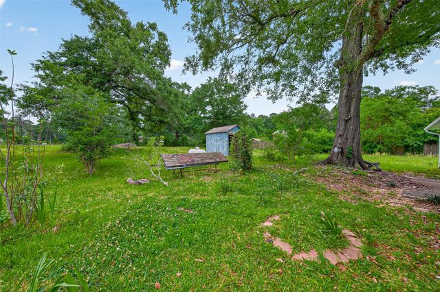 12163 Oak Leaf Road, Conroe, TX 77303