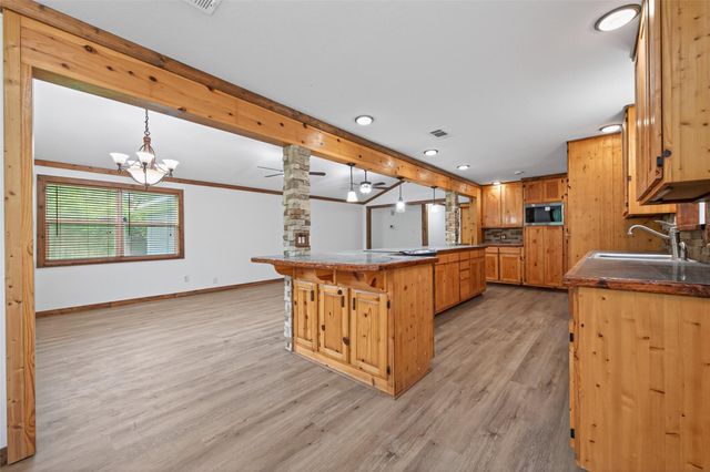 12163 Oak Leaf Road, Conroe, TX 77303