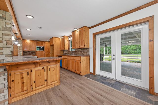 12163 Oak Leaf Road, Conroe, TX 77303