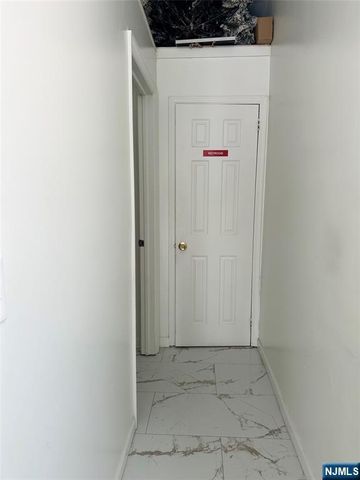 10 Hilliard Avenue, Edgewater, NJ 07020