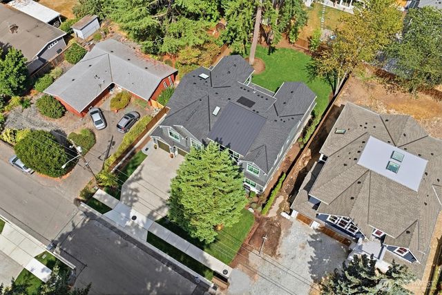 13004 NE 112th Street, Kirkland, WA 98033