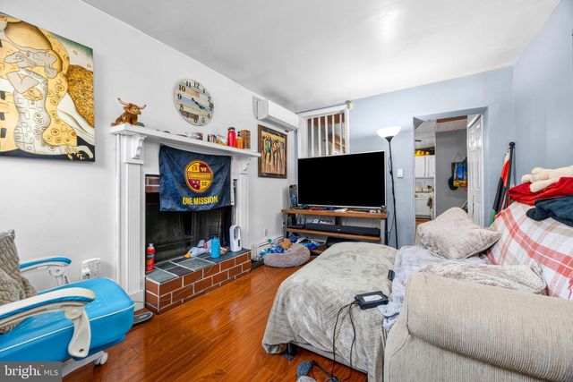 214 S CASTLE ST, Baltimore, MD 21231