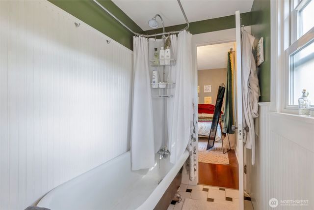937 N 88th Street, Seattle, WA 98103