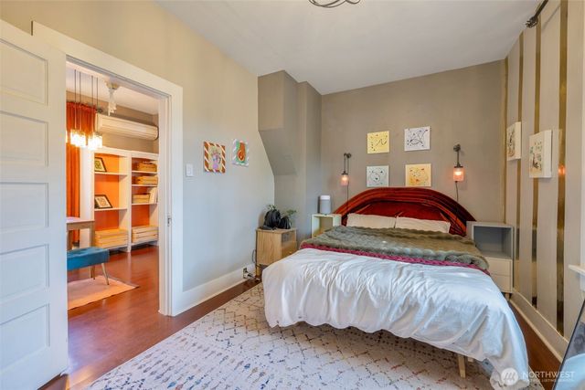 937 N 88th Street, Seattle, WA 98103