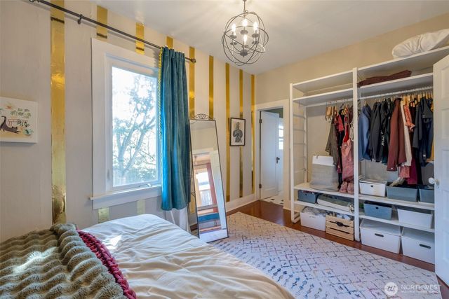 937 N 88th Street, Seattle, WA 98103