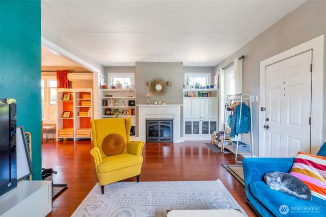 937 N 88th Street, Seattle, WA 98103