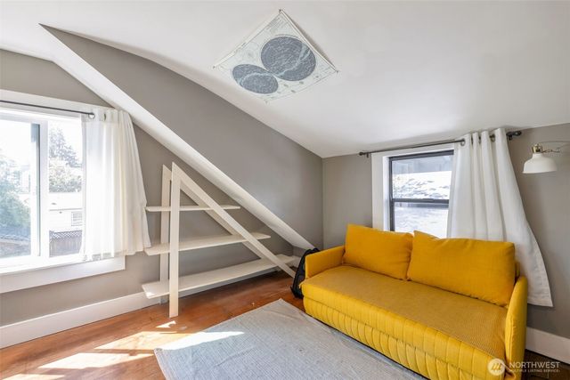 937 N 88th Street, Seattle, WA 98103