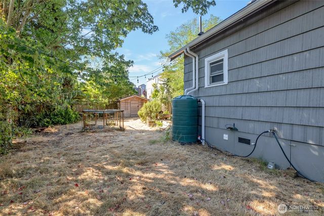 937 N 88th Street, Seattle, WA 98103
