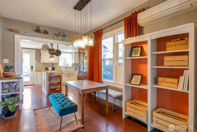 937 N 88th Street, Seattle, WA 98103