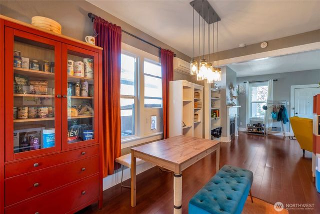 937 N 88th Street, Seattle, WA 98103