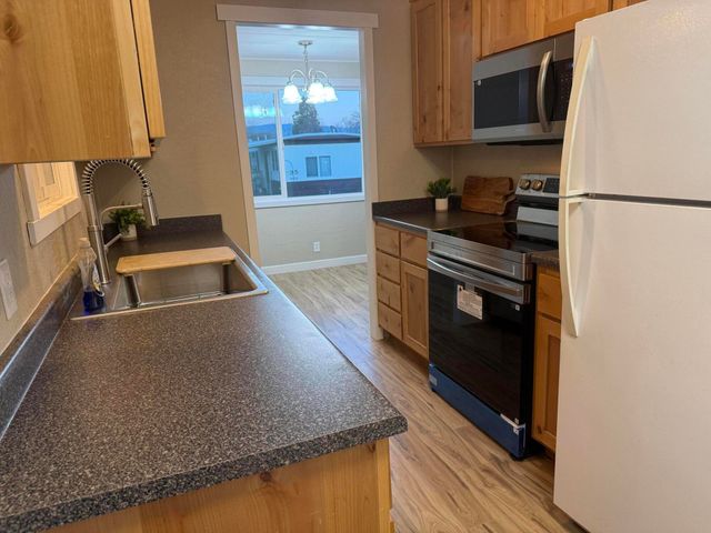 355 Colver Road UNIT 48, Talent, OR 97540