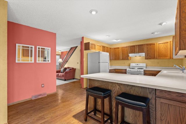 15634 W Brook DRIVE, New Berlin, WI 53151