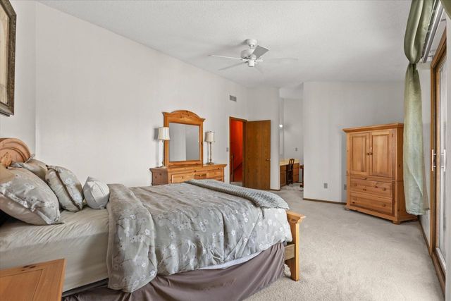 15634 W Brook DRIVE, New Berlin, WI 53151