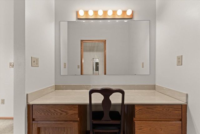 15634 W Brook DRIVE, New Berlin, WI 53151