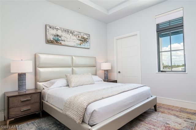 101 8th ST S 205, Naples, FL 34102