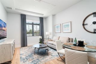 101 8th ST S 205, Naples, FL 34102