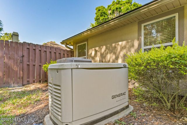 12743 CAMELLIA BAY Drive E, Jacksonville, FL 32223