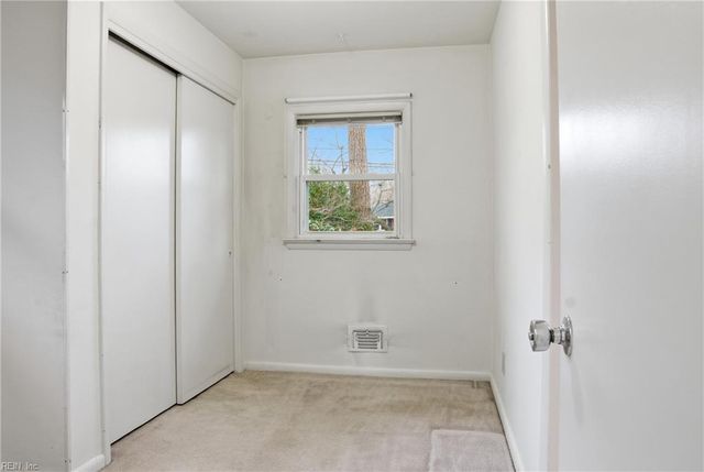 4716 Thoroughgood DR, Virginia Beach, VA 23455