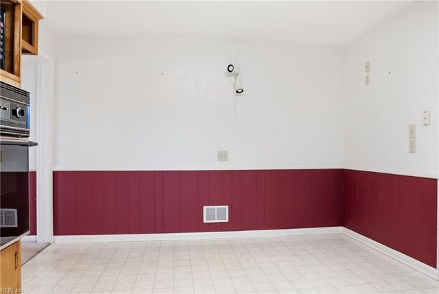 4716 Thoroughgood DR, Virginia Beach, VA 23455