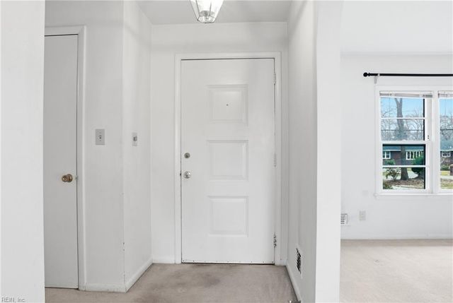 4716 Thoroughgood DR, Virginia Beach, VA 23455