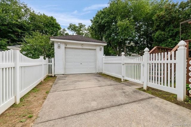 1051 Roselle Place, Woodmere, NY 11598