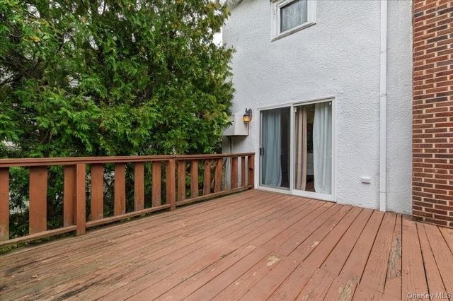 1051 Roselle Place, Woodmere, NY 11598