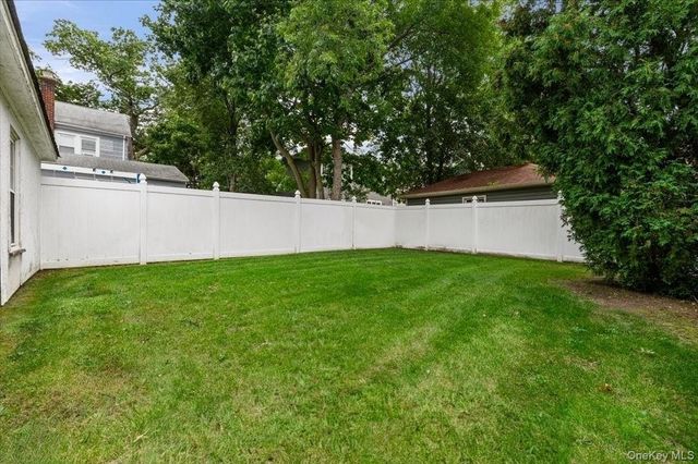 1051 Roselle Place, Woodmere, NY 11598