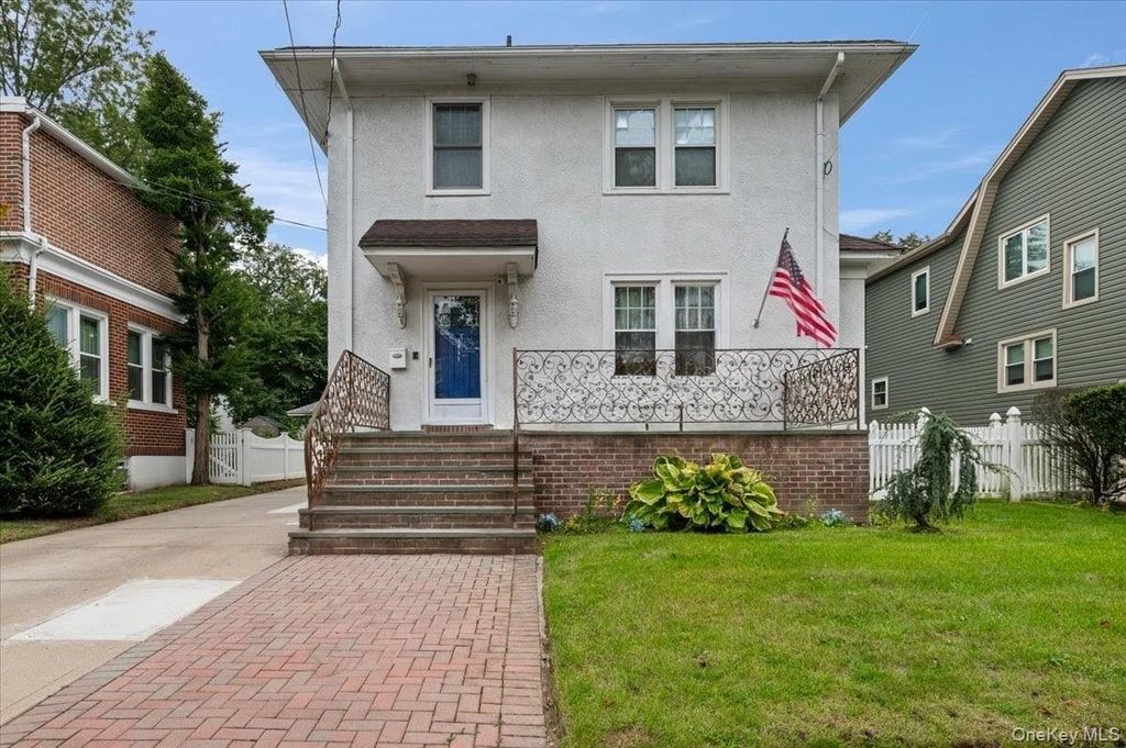 1051 Roselle Place, Woodmere, NY 11598