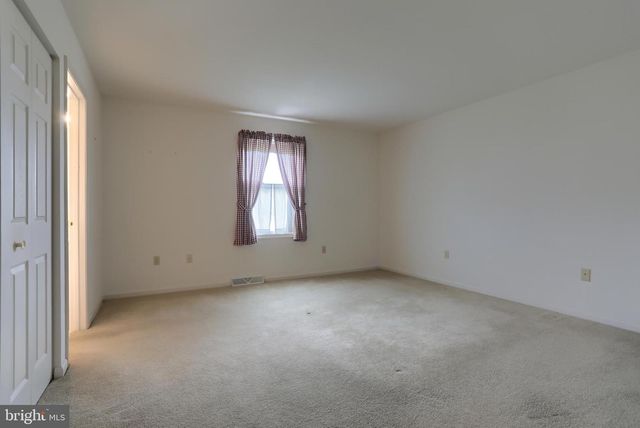 202 VILLAGE DR, Newmanstown, PA 17073