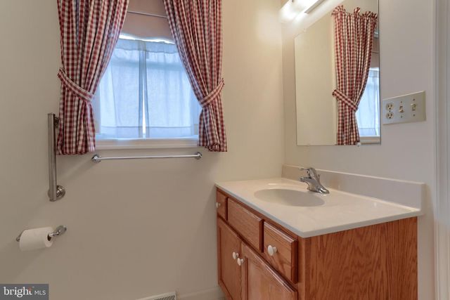 202 VILLAGE DR, Newmanstown, PA 17073
