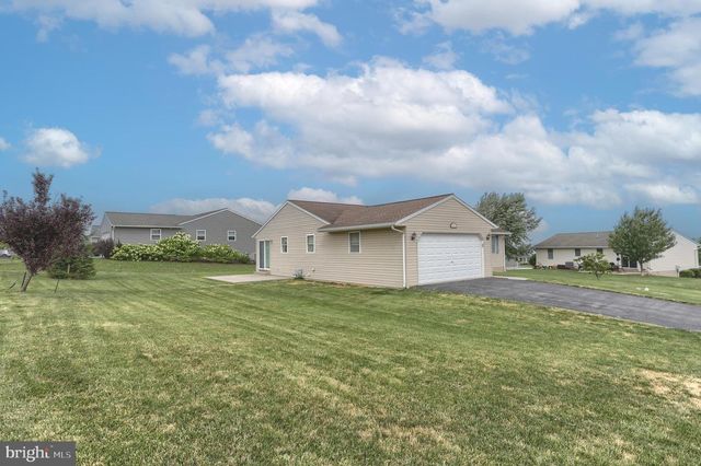 202 VILLAGE DR, Newmanstown, PA 17073