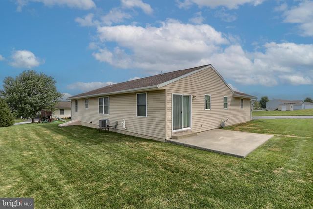 202 VILLAGE DR, Newmanstown, PA 17073