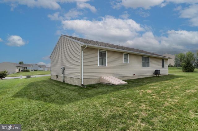 202 VILLAGE DR, Newmanstown, PA 17073