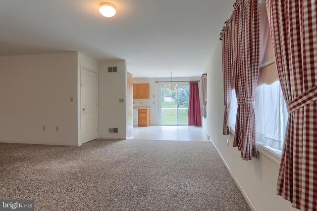 202 VILLAGE DR, Newmanstown, PA 17073