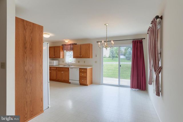 202 VILLAGE DR, Newmanstown, PA 17073