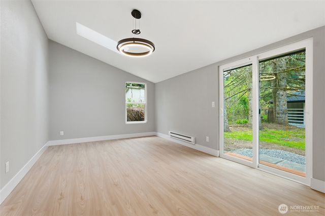 35224 312th Way SE, Enumclaw, WA 98022