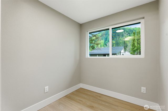 35224 312th Way SE, Enumclaw, WA 98022