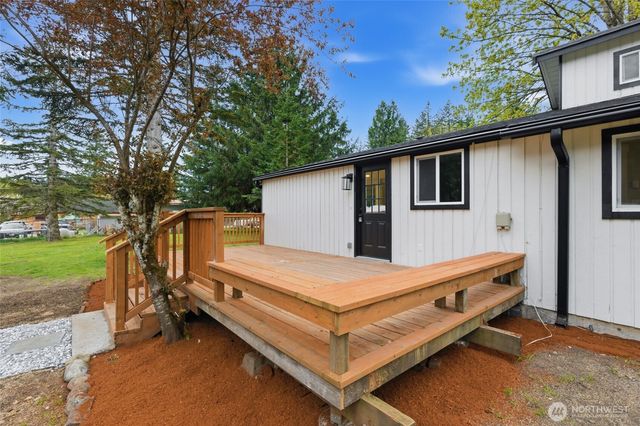 35224 312th Way SE, Enumclaw, WA 98022