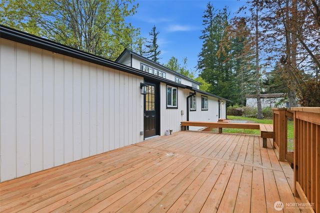 35224 312th Way SE, Enumclaw, WA 98022