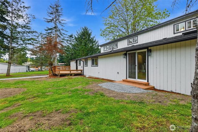 35224 312th Way SE, Enumclaw, WA 98022
