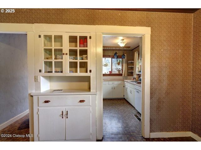 41235 OLD HIGHWAY 30, Astoria, OR 97103