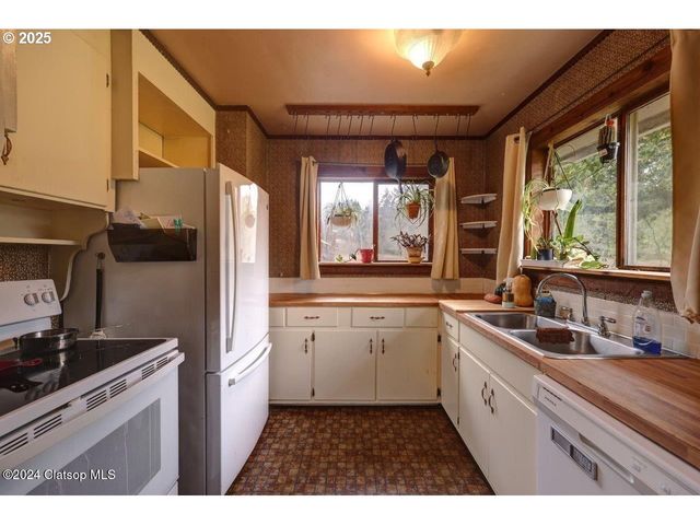 41235 OLD HIGHWAY 30, Astoria, OR 97103