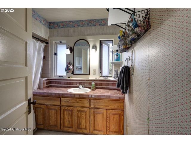 41235 OLD HIGHWAY 30, Astoria, OR 97103