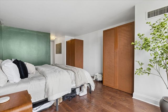 360 E Randolph Street 3205, Chicago, IL 60601
