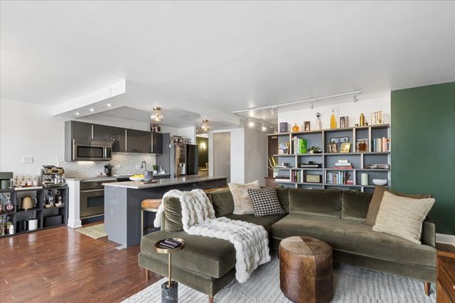 360 E Randolph Street 3205, Chicago, IL 60601