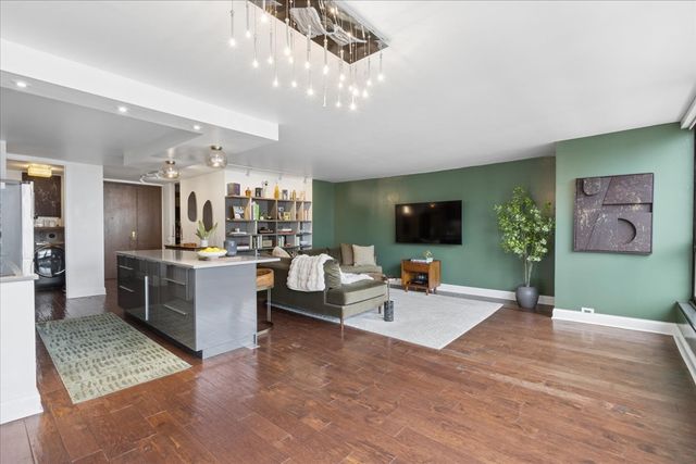 360 E Randolph Street 3205, Chicago, IL 60601