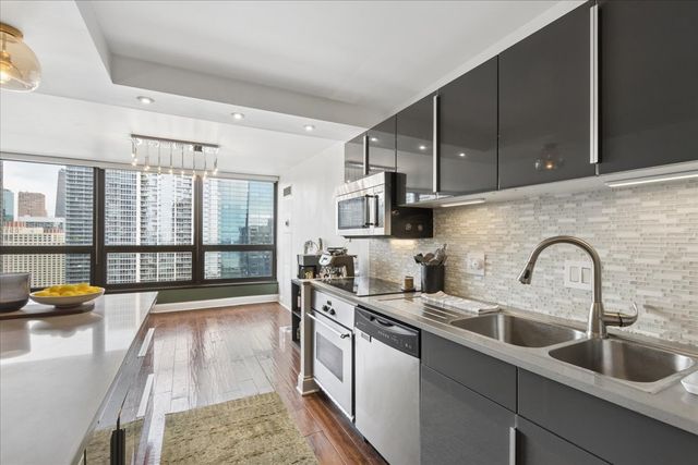 360 E Randolph Street 3205, Chicago, IL 60601