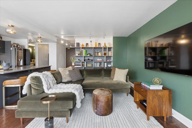 360 E Randolph Street 3205, Chicago, IL 60601
