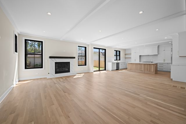 819 S Highland Avenue, Arlington Heights, IL 60005